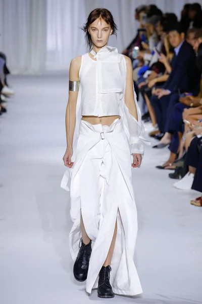 Look 10